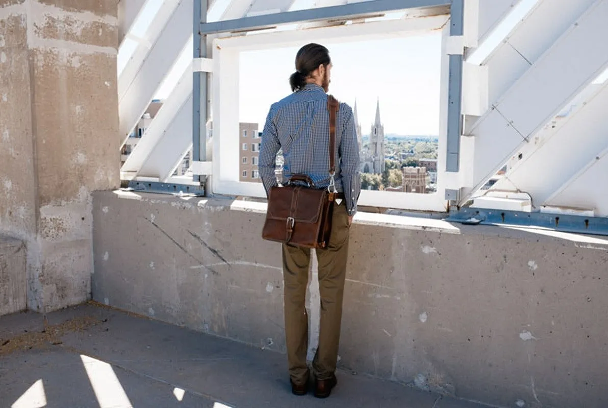 The Cesena Classic Vachetta Leather Briefcase - Walnut Brown